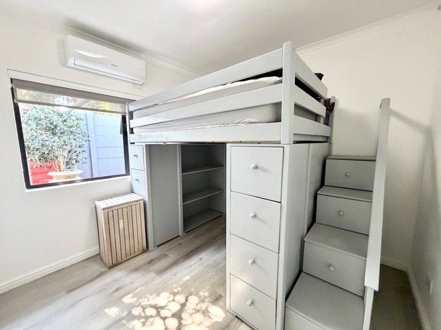 5 Bedroom Property for Sale in Flamingo Vlei Western Cape